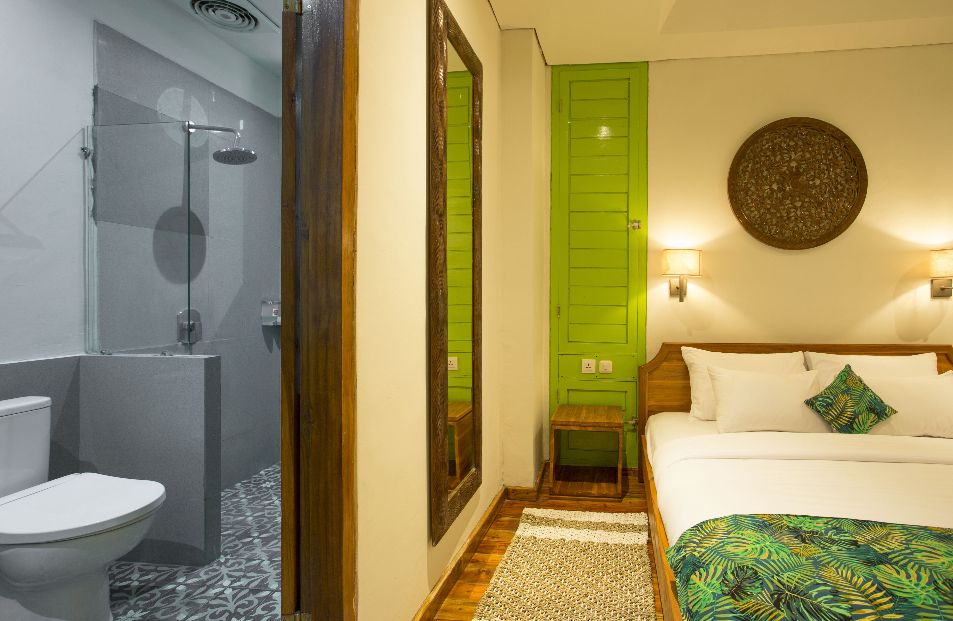 In-room safe, desk, blackout curtains, free WiFi