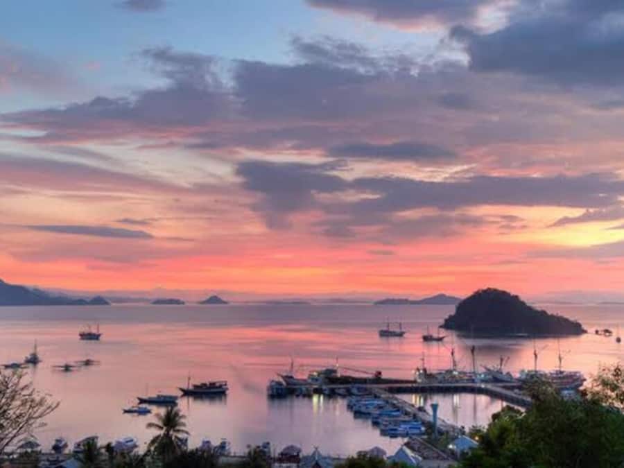 Deluxe Room, Sea View | Beach/ocean view