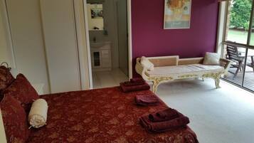 1 bedroom, premium bedding, iron/ironing board, free WiFi