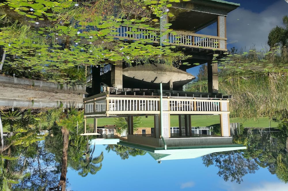 Hilltop Hideaway