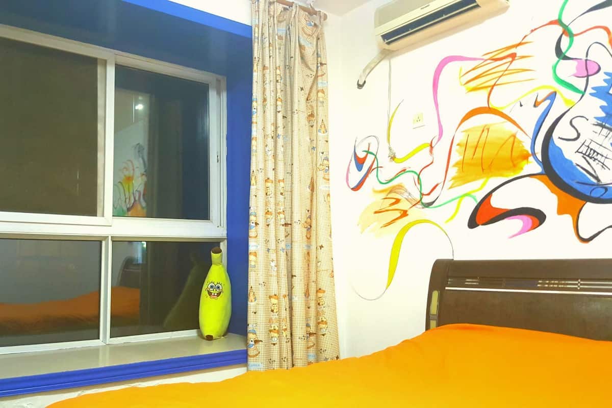 Quarto casal | Escrivaninha, cortinas blackout, Wi-Fi de cortesia