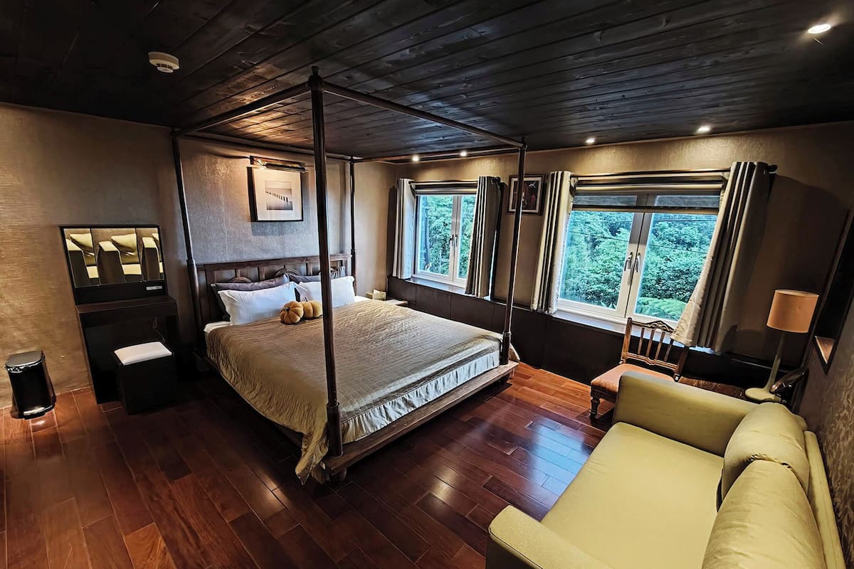 Deluxe Double Room, 1 Katil Raja (King), Ocean View, Garden Area | 1 bilik tidur, dihias secara berasingan