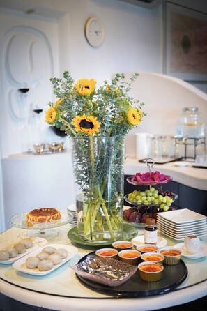 Snack bar