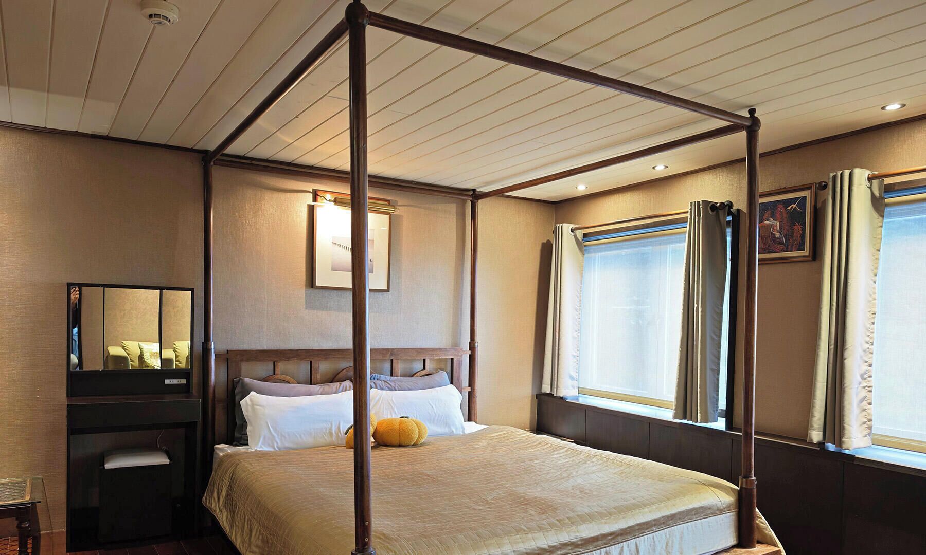 Deluxe tweepersoonskamer, 1 kingsize bed, uitzicht op zee, aan tuin | Woonruimte
