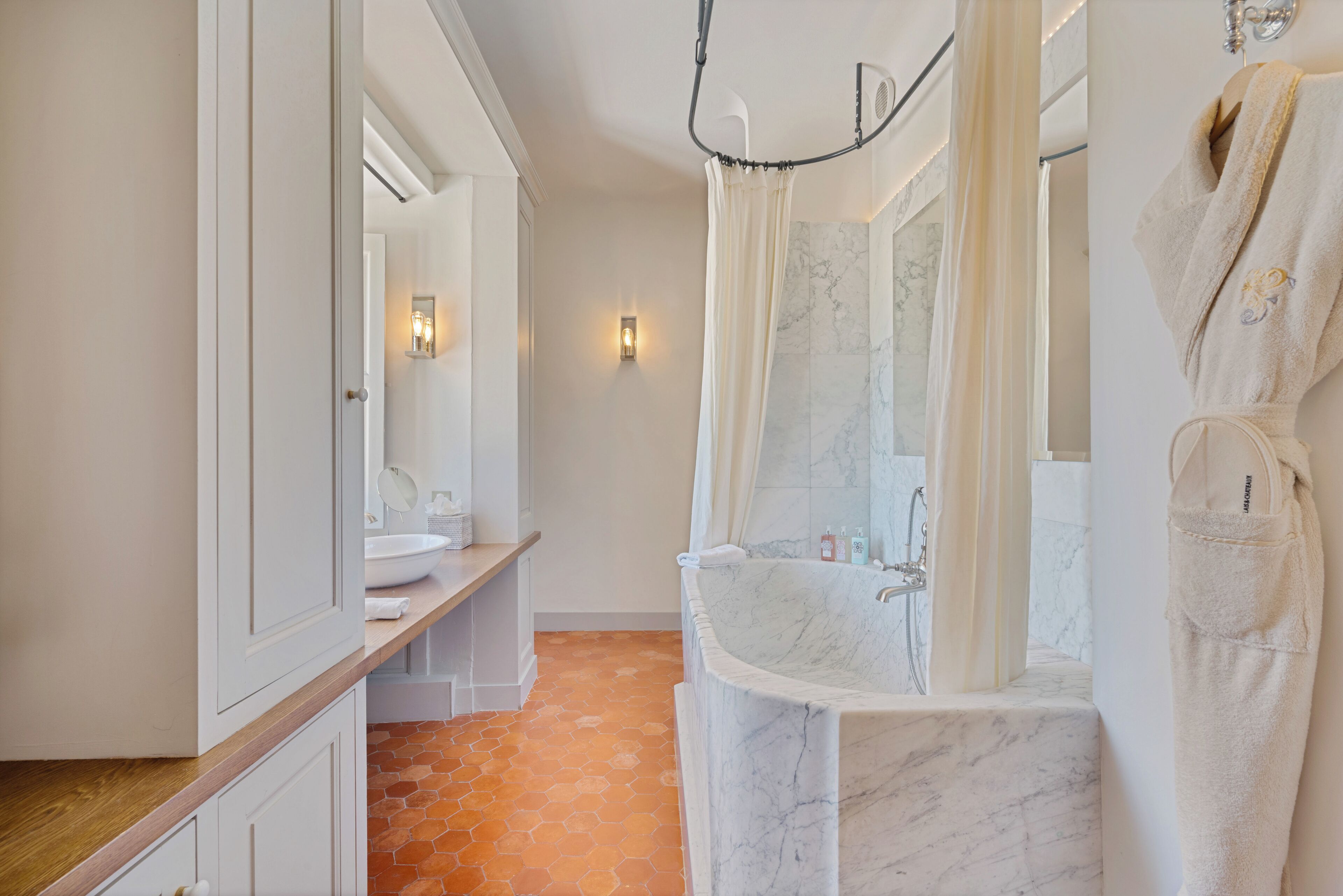 historic suite | bathroom | free toiletries, hair dryer, bathrobes, slippers