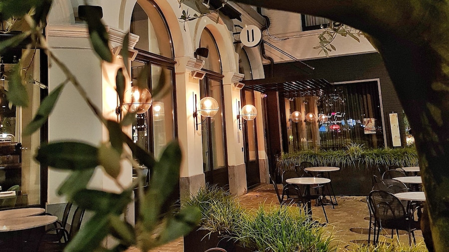 U Eat & Sleep Antwerp