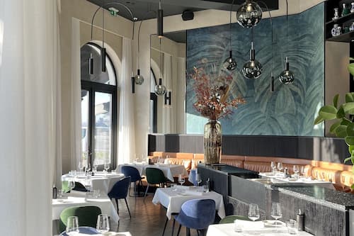 3 Restaurants; Mittagessen und Abendessen werden serviert