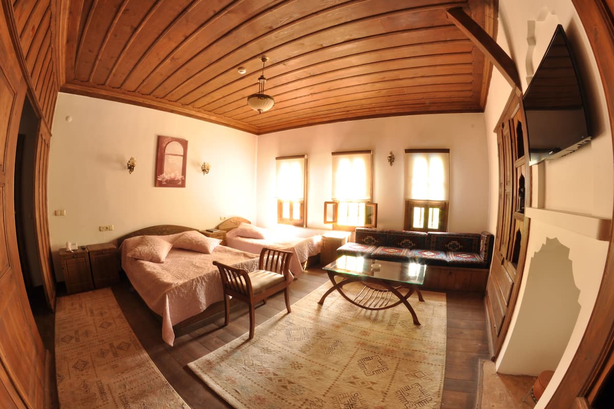 comfort room | minibar, iron/ironing board, free wifi