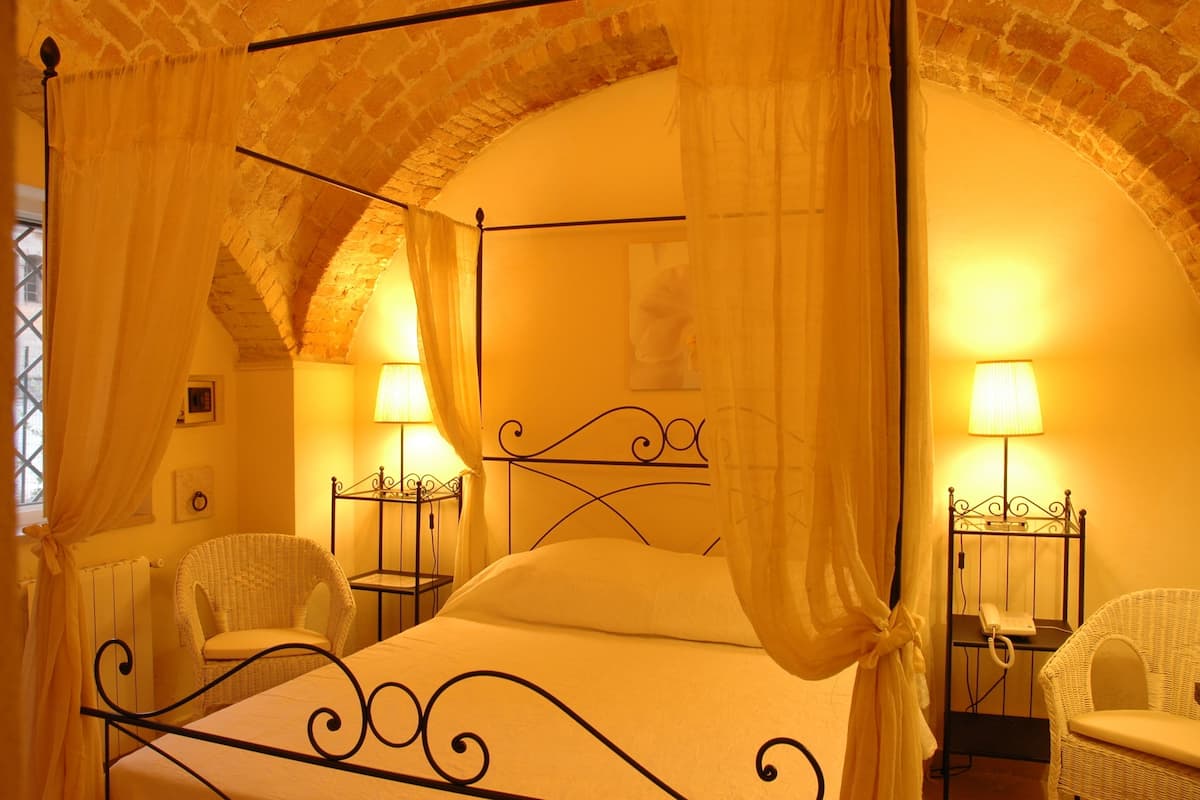 Double Room Single Use | In-room safe, desk, cribs (surcharge), rollaway beds (surcharge)
