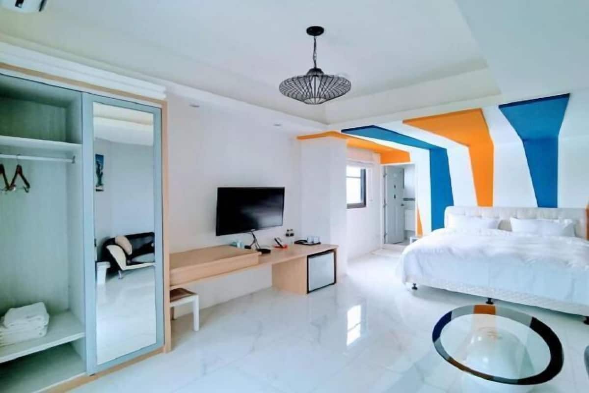Desk, laptop workspace, blackout drapes, rollaway beds (surcharge)
