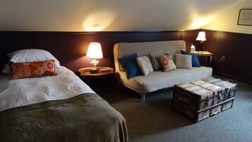 Habitación, baño privado (Green Mountain) | Edredón, tabla de planchar con plancha, wifi gratis y ropa de cama