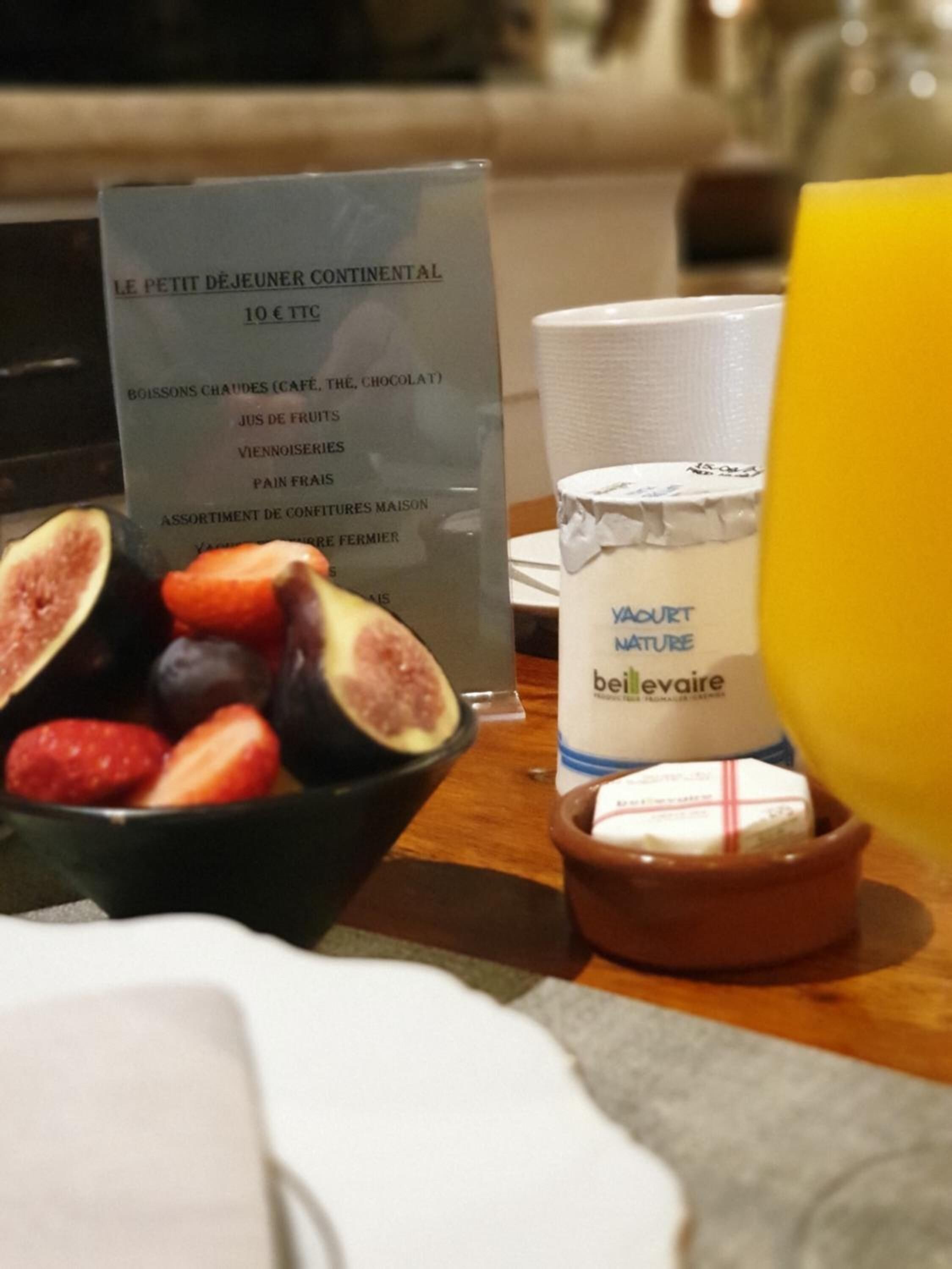 lunch and dinner served, french cuisine