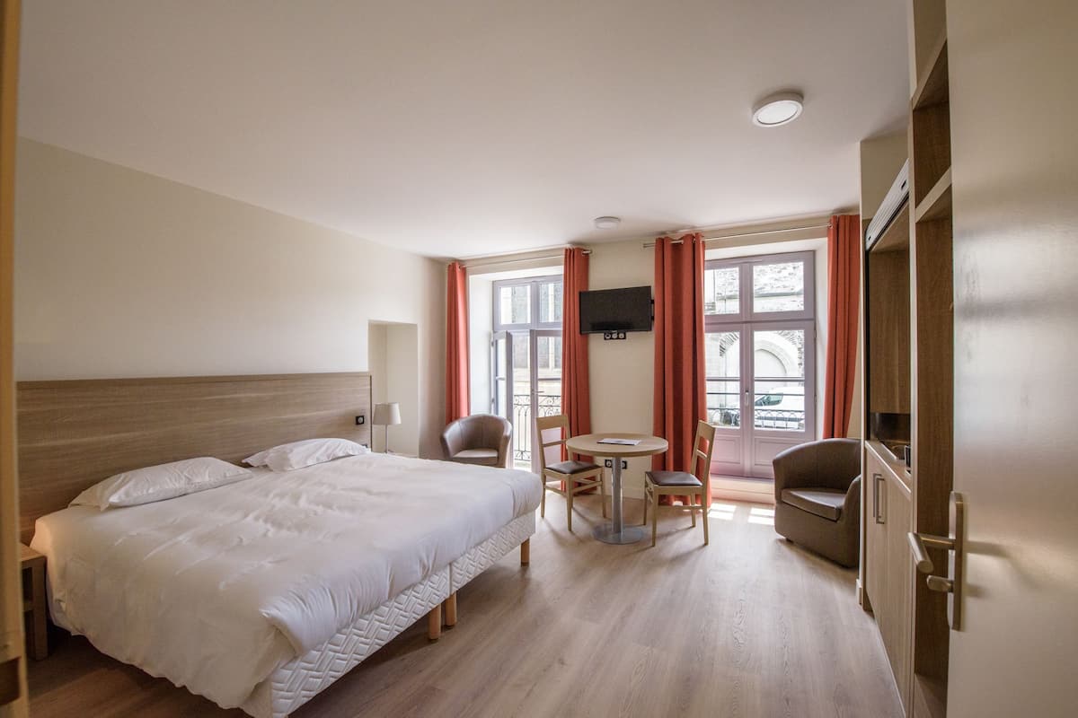 double room, kitchen | 1 bedroom, free wifi, bed sheets