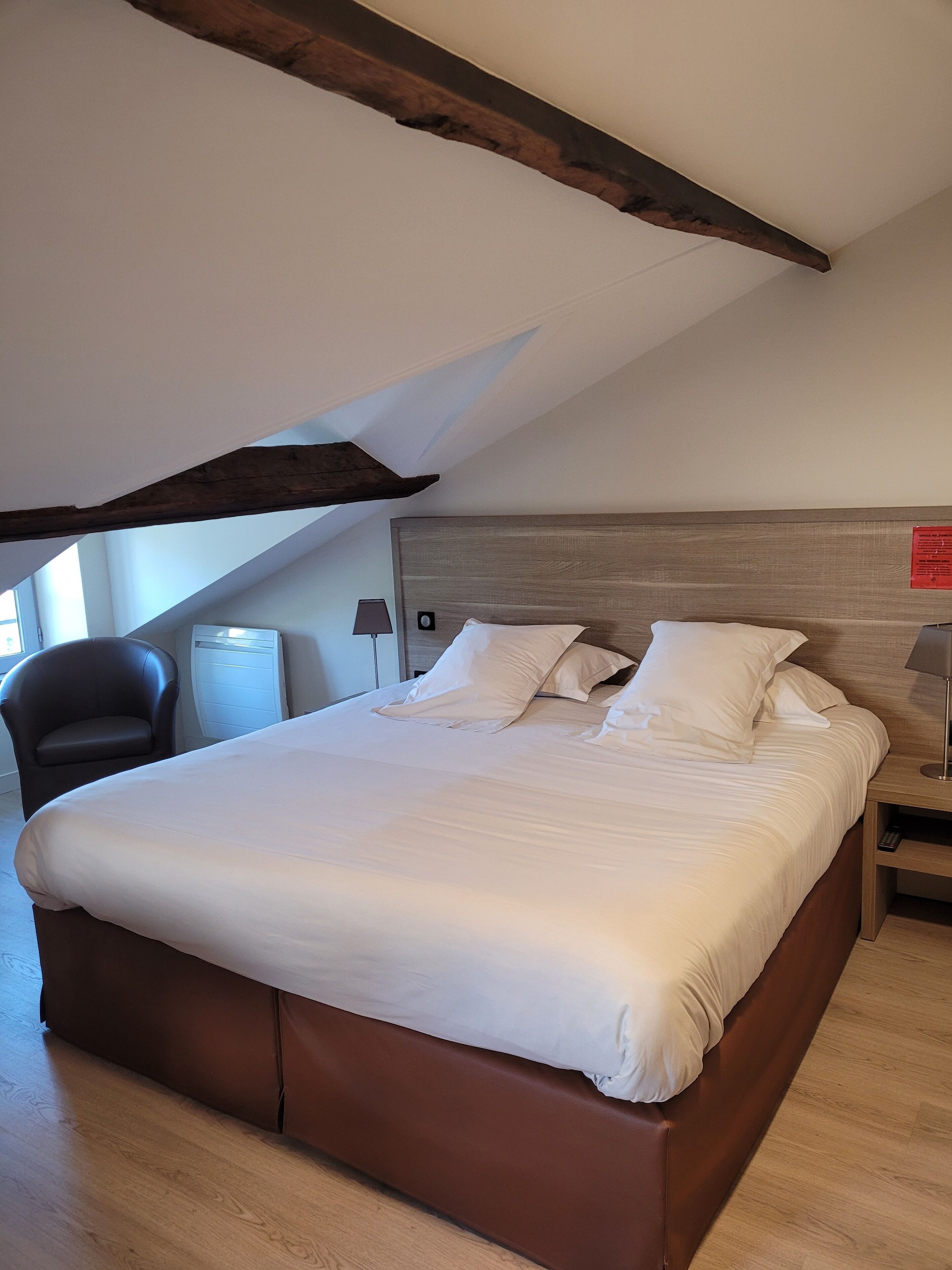 standard double room single use | 1 bedroom, free wifi, bed sheets