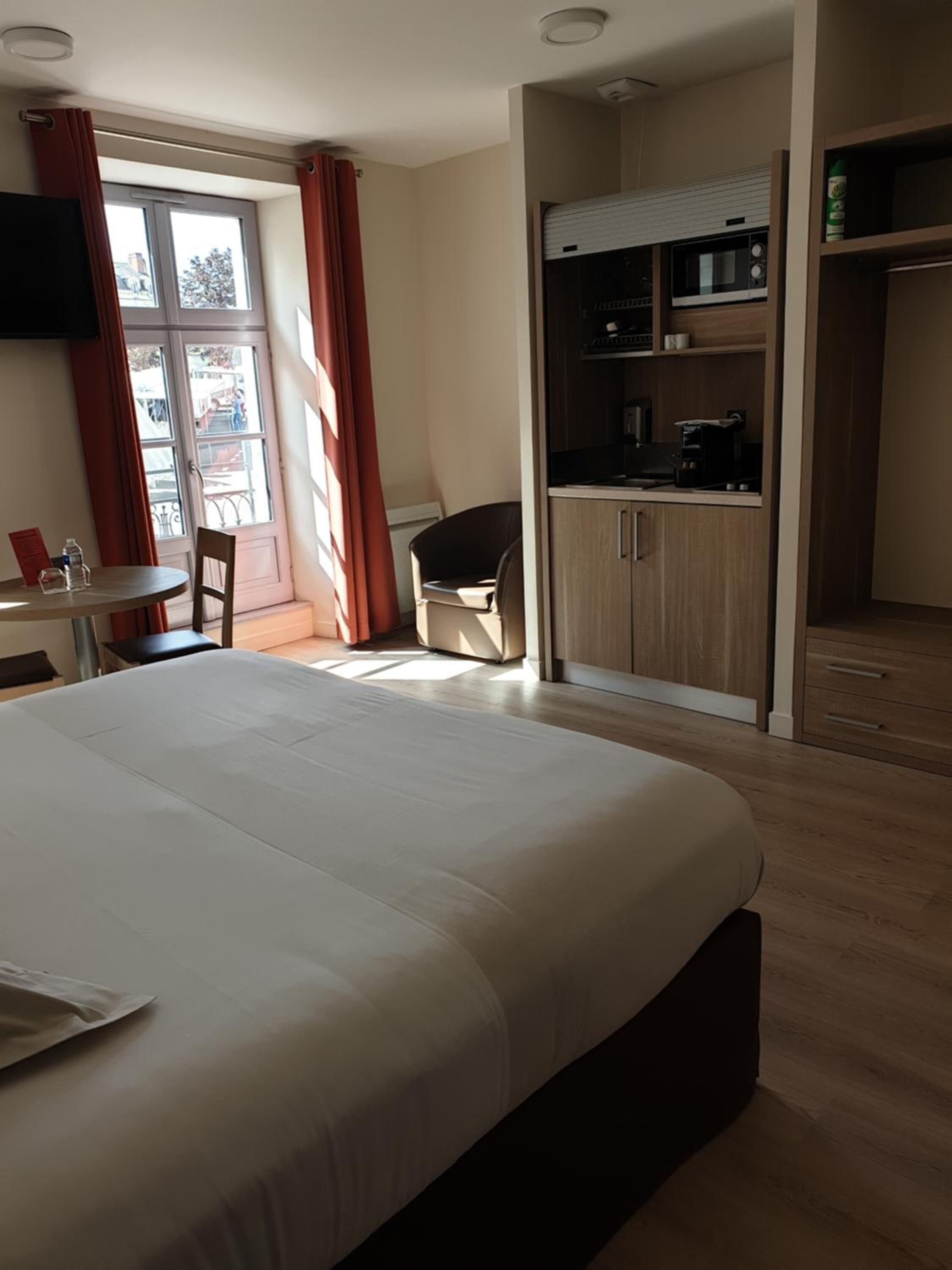 1 bedroom, free wifi, bed sheets