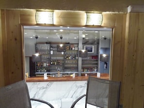 Bar (on property) - Hôtel Gergovia (Besse-et-Saint-Anastaise)