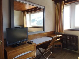 Standard Room | Living area | Flat-screen TV