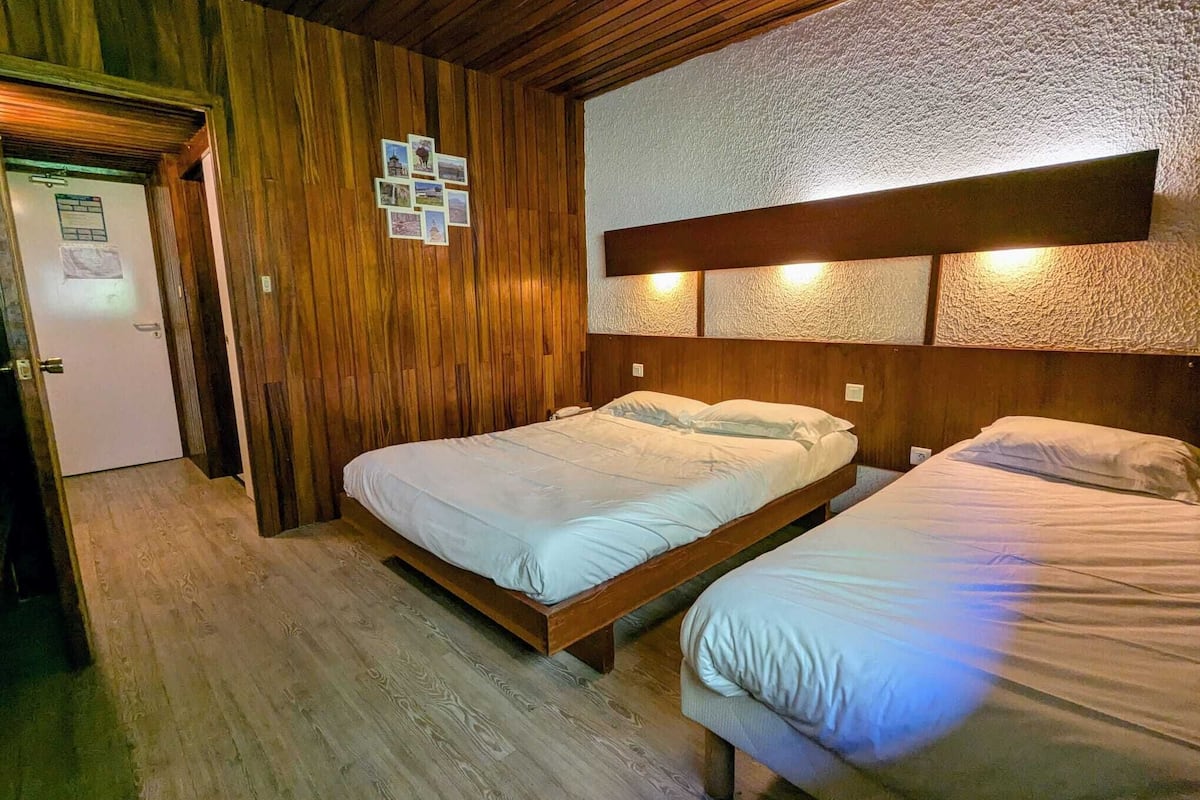 standard quadruple room | 1 bedroom, desk, iron/ironing board, free wifi