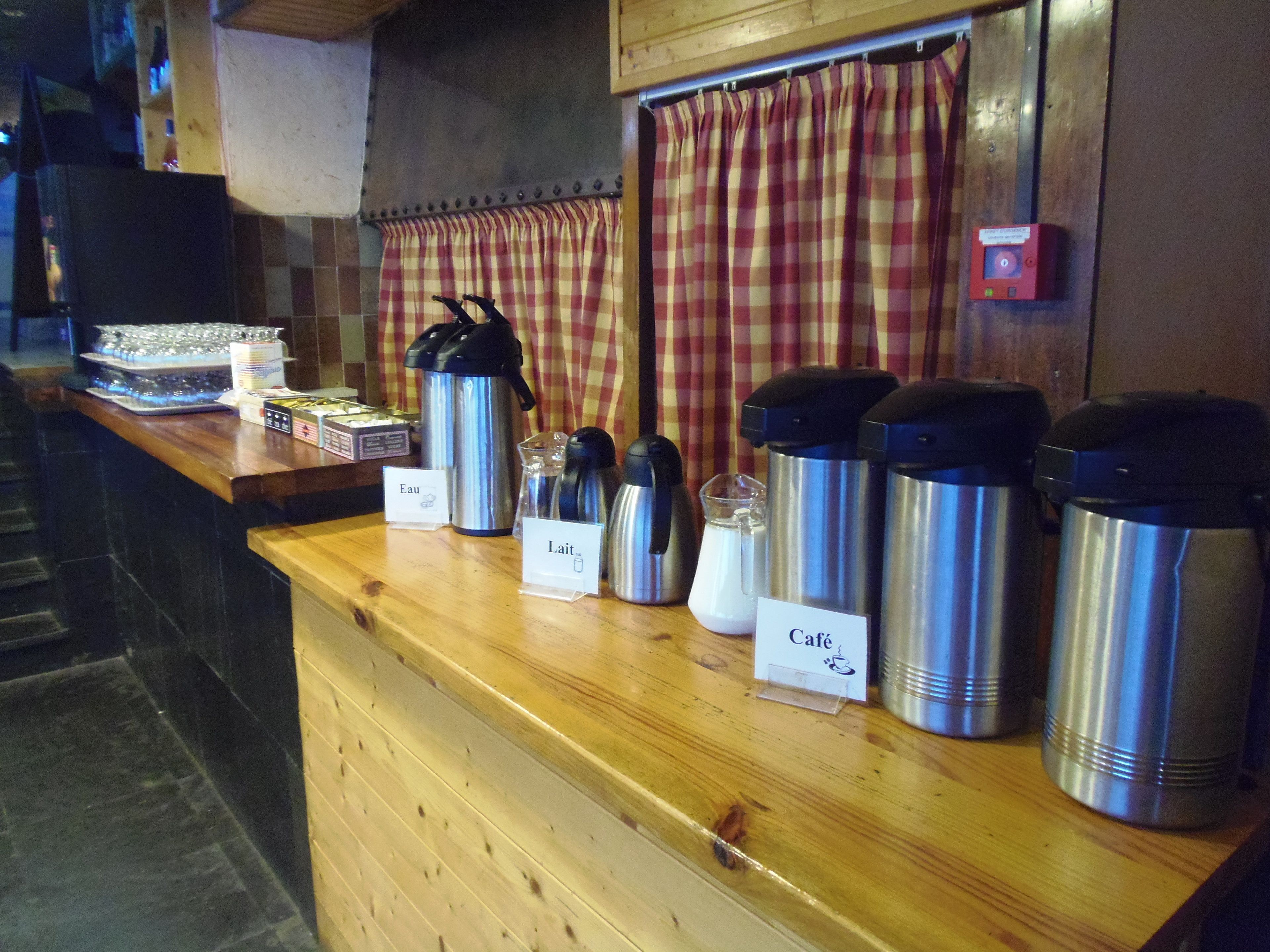 daily buffet breakfast (eur 10.00 per person)