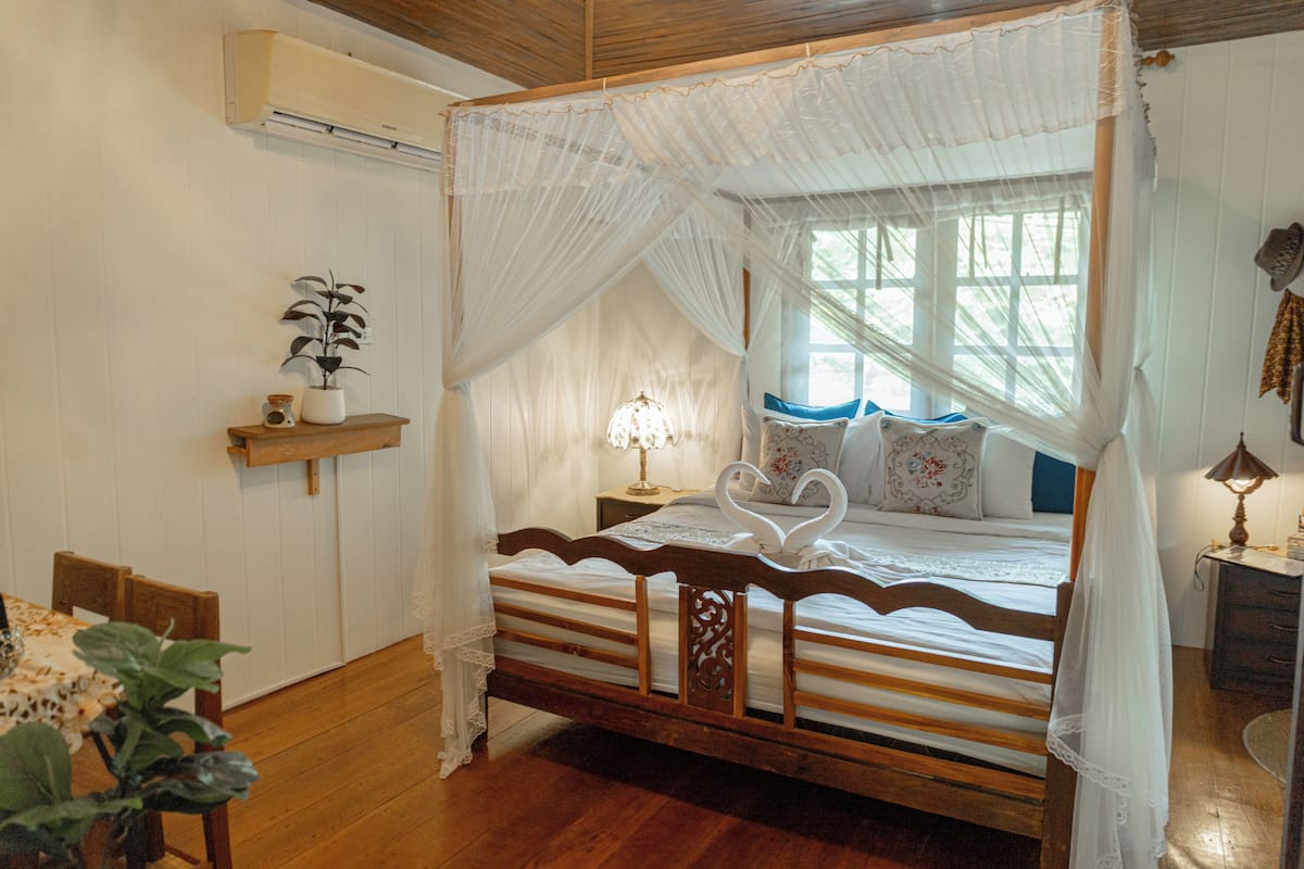 Chan Le Chan Room