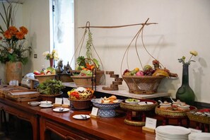 Free daily local cuisine breakfast - The Antique Riverside (Ban Pong)