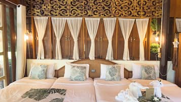 Safari Villa | Minibar, individually decorated, individually furnished, free WiFi