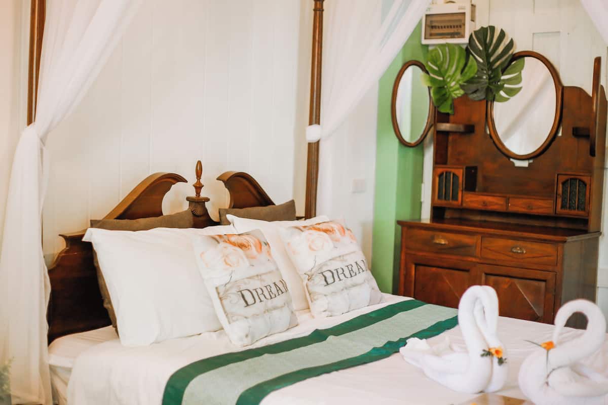 Minibar, individually decorated, individually furnished, free WiFi