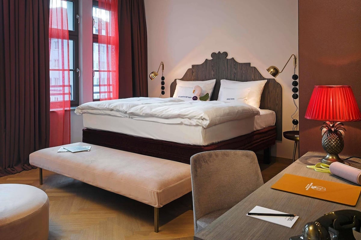 Extra Large | Premium bedding, down duvets, free minibar, in-room safe