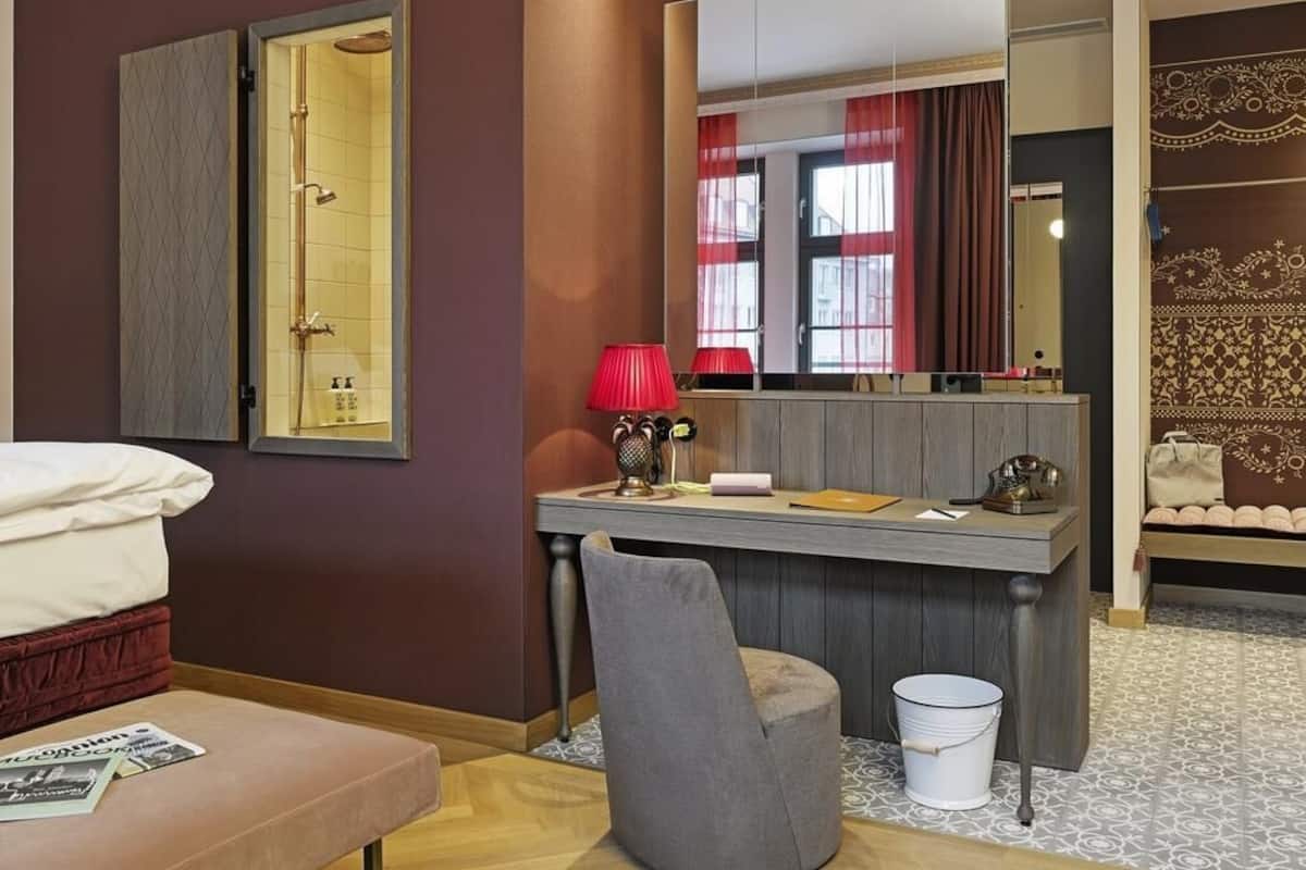 Extra Large | Premium bedding, down duvets, free minibar, in-room safe