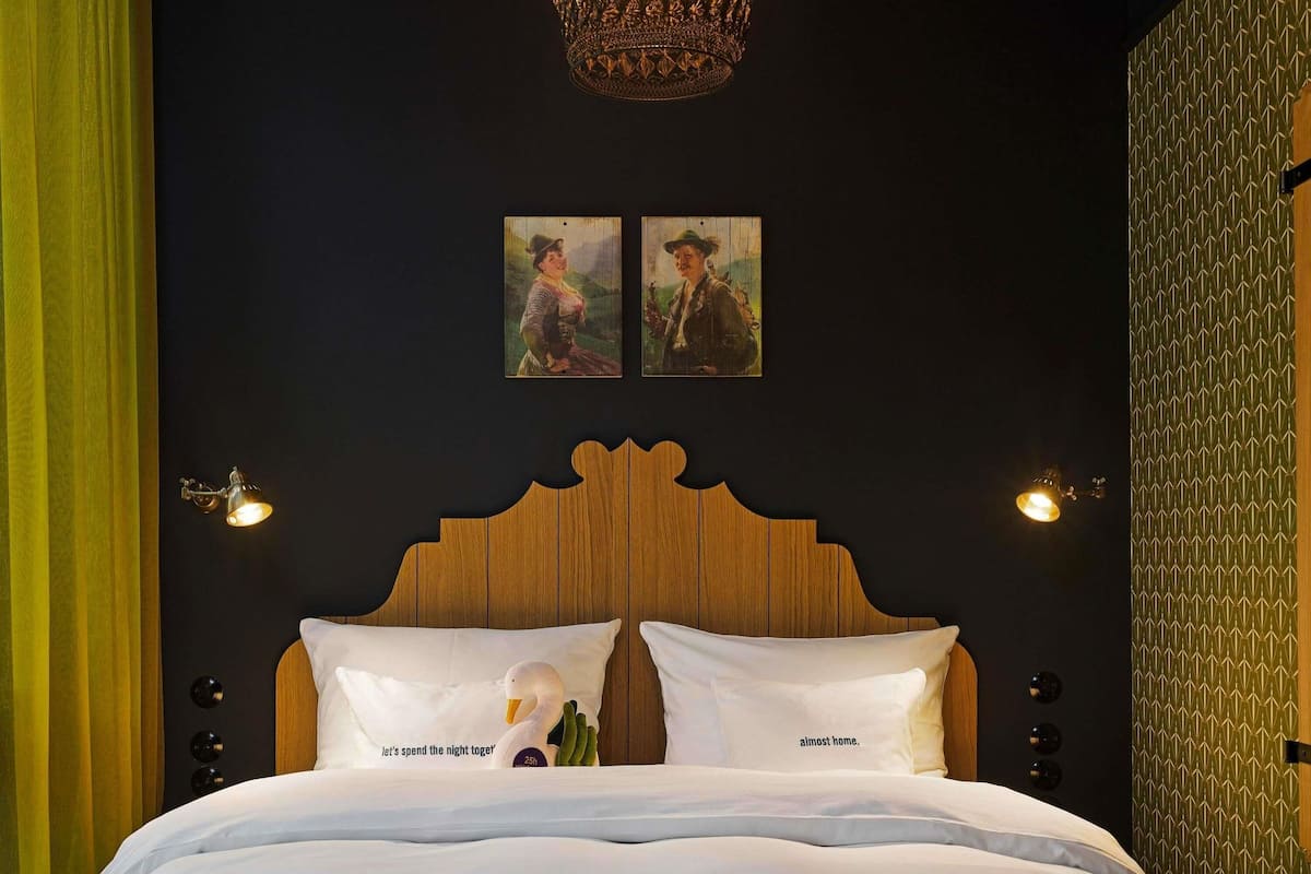 Large | Premium bedding, down duvets, free minibar, in-room safe