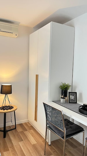 Double Room, Balcony | Free WiFi, bed sheets - Guesthouse Civljak (Baska Voda)