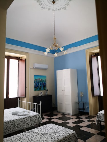 Central Suites
