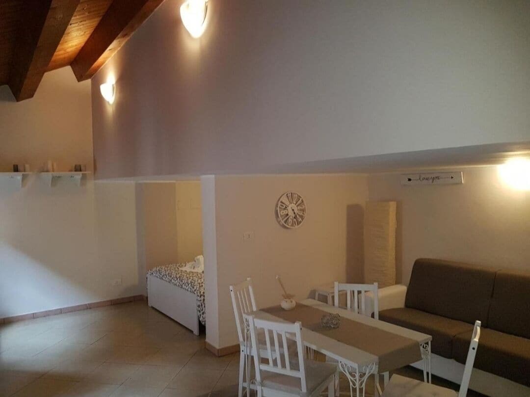 华丽三人房 | 高档床上用品、迷你吧、办公桌、隔音