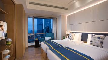 Deluxe Twin Room, 1 Bedroom | In-room safe, laptop workspace, soundproofing, iron/ironing board