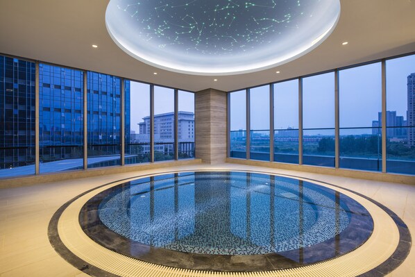 Una piscina techada