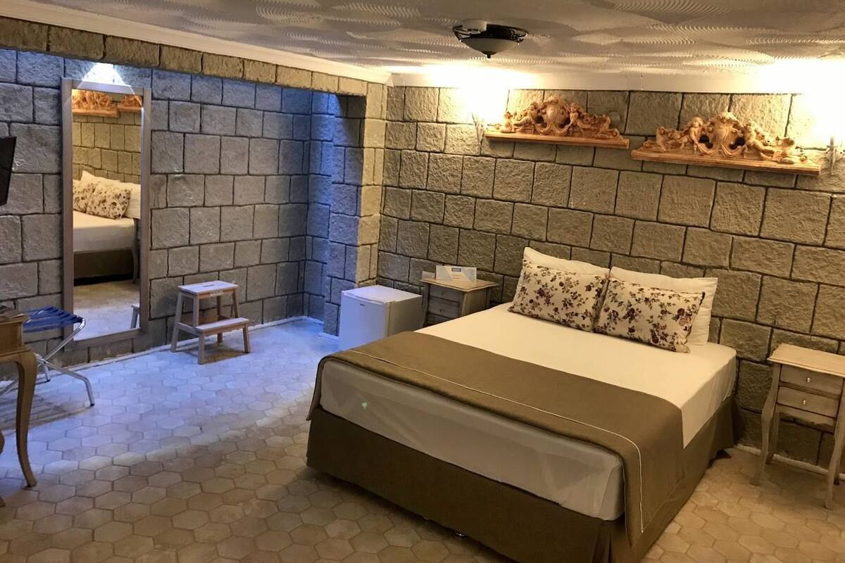 Economy Room