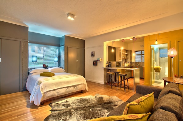 Apartment, 1 Bedroom, City View | Free WiFi, bed sheets - Langholm (Cape Town)