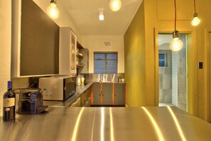 Apartment, 1 Bedroom, City View | Private kitchen | Full-size fridge, microwave, oven, stovetop - Langholm (Cape Town)