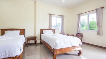 Habitación Deluxe con 2 camas individuales | Escritorio, sistema de insonorización, wifi gratis