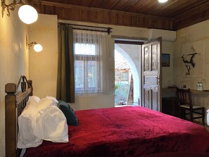 Deluxe Double Room | In-room safe, desk, soundproofing, free WiFi - Kemal's Guest House (Nevsehir)