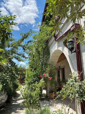 Garden - Kemal's Guest House (Nevsehir)