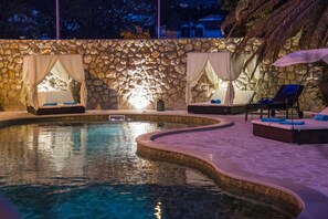 Seasonal outdoor pool, pool umbrellas, pool loungers - Villa Diamond (Zupa dubrovacka)