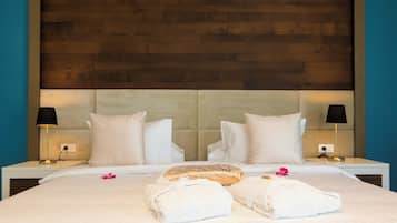 Deluxe Suite, Terrace (TURQUOISE) | Bộ đồ giường cao cấp, két bảo mật tại phòng, bàn, màn/rèm cản sáng
