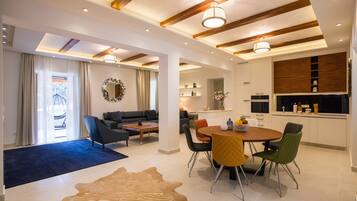 Premium Penthouse, Private Pool (BLUE DIAMOND)