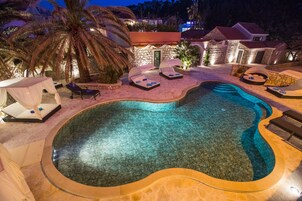 Seasonal outdoor pool, pool umbrellas, sun loungers