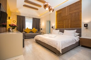 Dobbeltrom – comfort, terrasse (YELLOW DIAMOND) | Sengetøy av topp kvalitet, safe på rommet og skrivebord