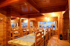 Food-Court
