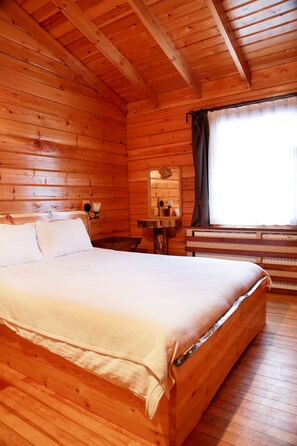 Minibar, safe på rommet, lydisolert og wi-fi (inkludert)