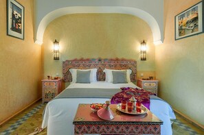 高級雙人或雙床房 | 高級寢具、迷你吧、房內夾萬、遮光窗簾/窗簾