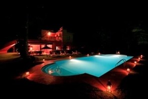 บริเวณภายนอก